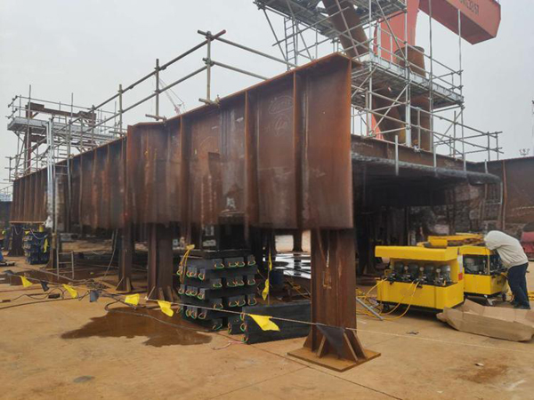 分级顶升液压千斤顶